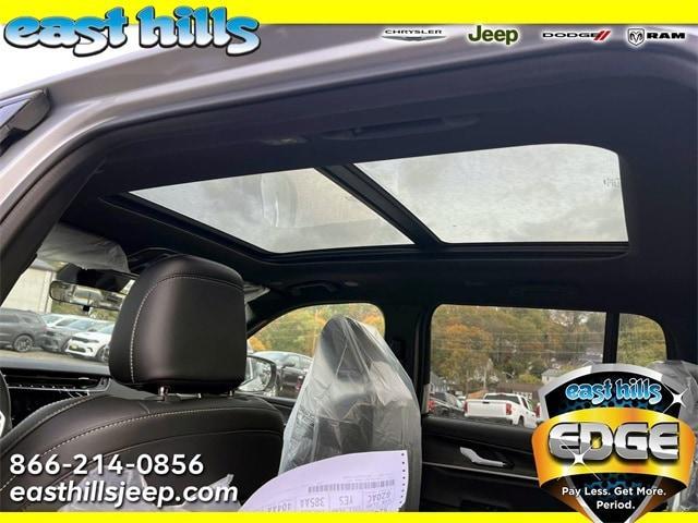 new 2025 Jeep Grand Cherokee car, priced at $53,160