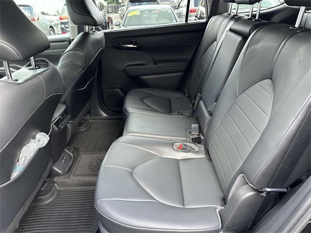 used 2021 Toyota Highlander car, priced at $34,900