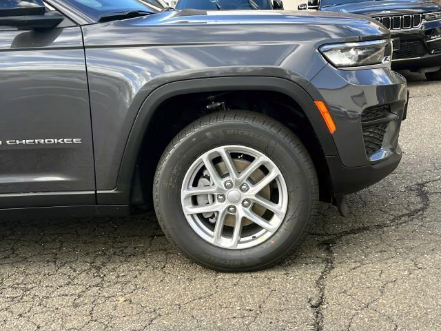 new 2025 Jeep Grand Cherokee car, priced at $42,175