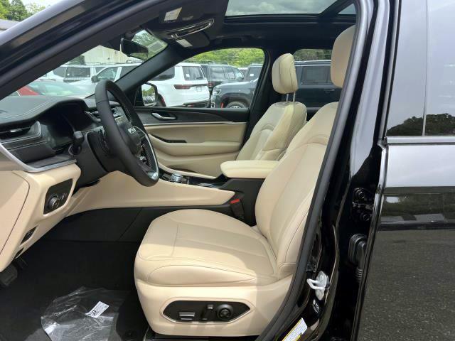 new 2025 Jeep Grand Cherokee L car, priced at $52,110
