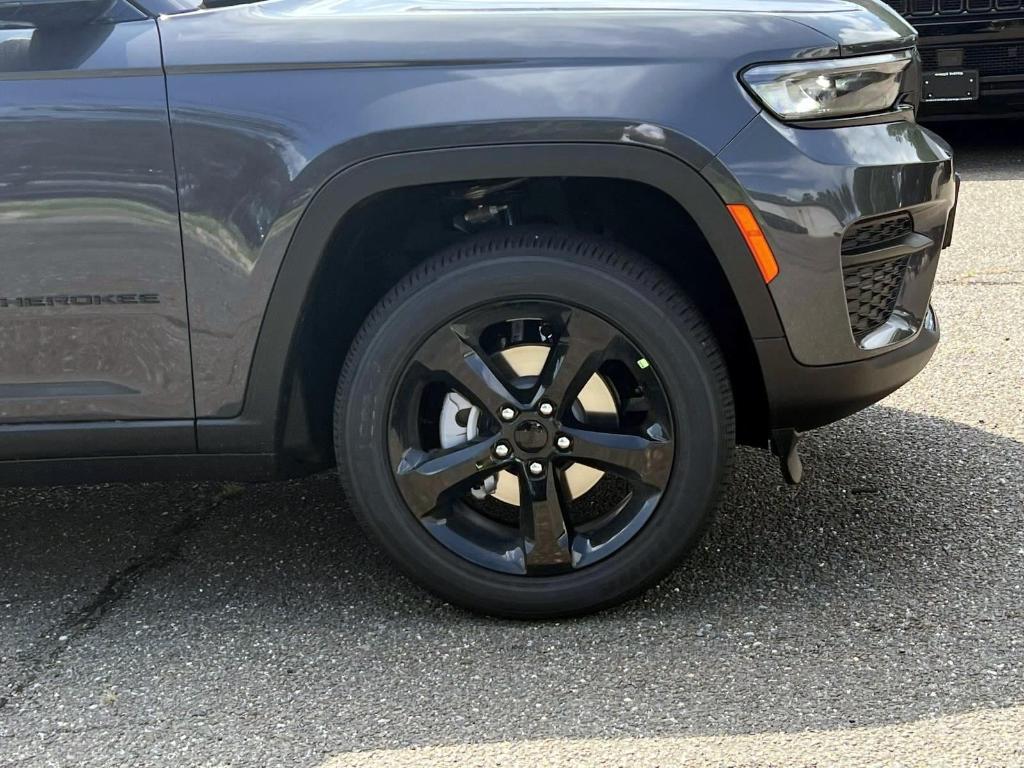 new 2025 Jeep Grand Cherokee car, priced at $48,375
