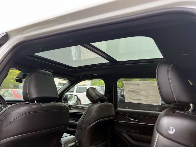 new 2025 Jeep Grand Cherokee L car, priced at $52,690