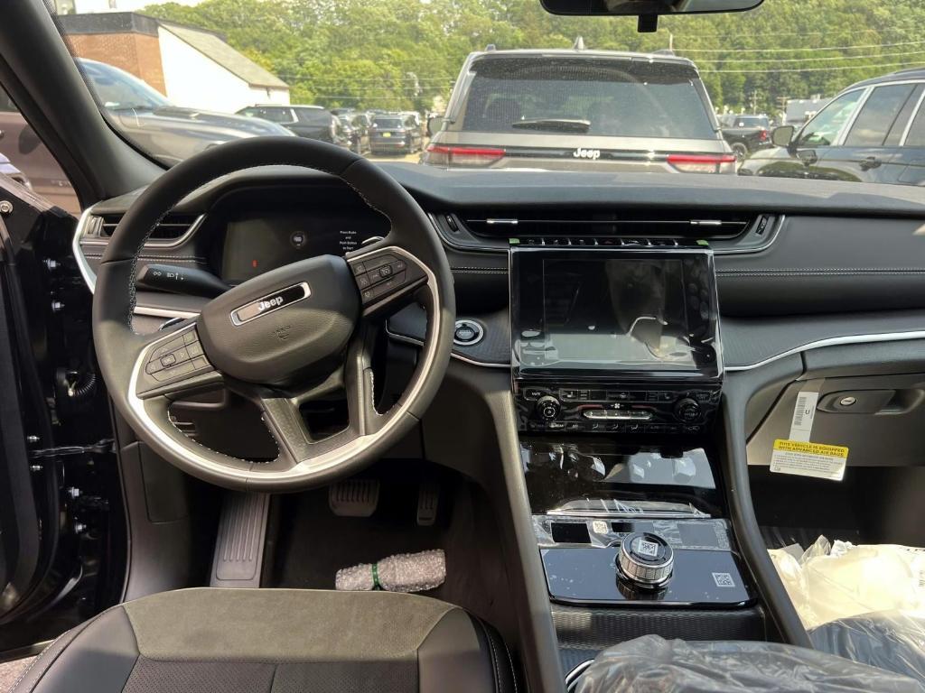 new 2025 Jeep Grand Cherokee car, priced at $48,375