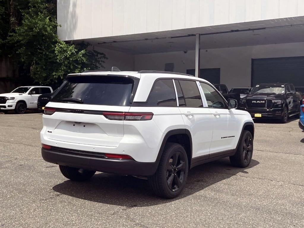 new 2025 Jeep Grand Cherokee car, priced at $47,780