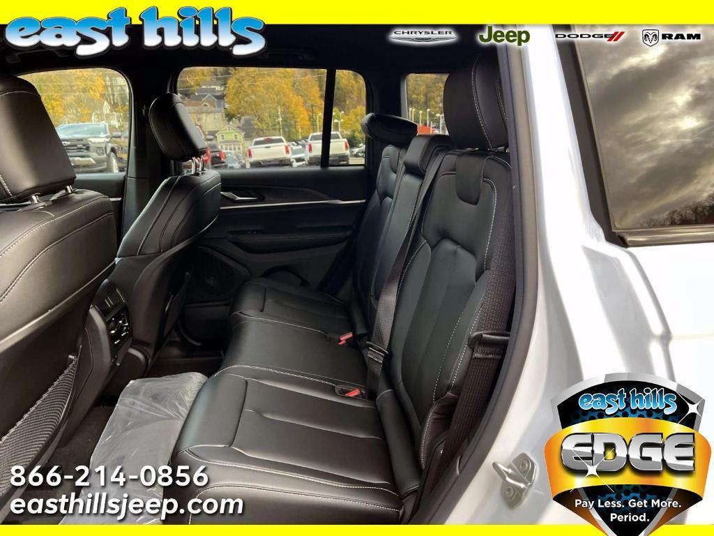 new 2025 Jeep Grand Cherokee car, priced at $46,900