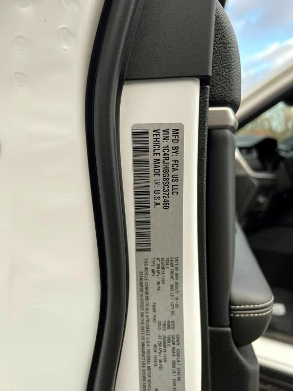 new 2025 Jeep Grand Cherokee car, priced at $46,900