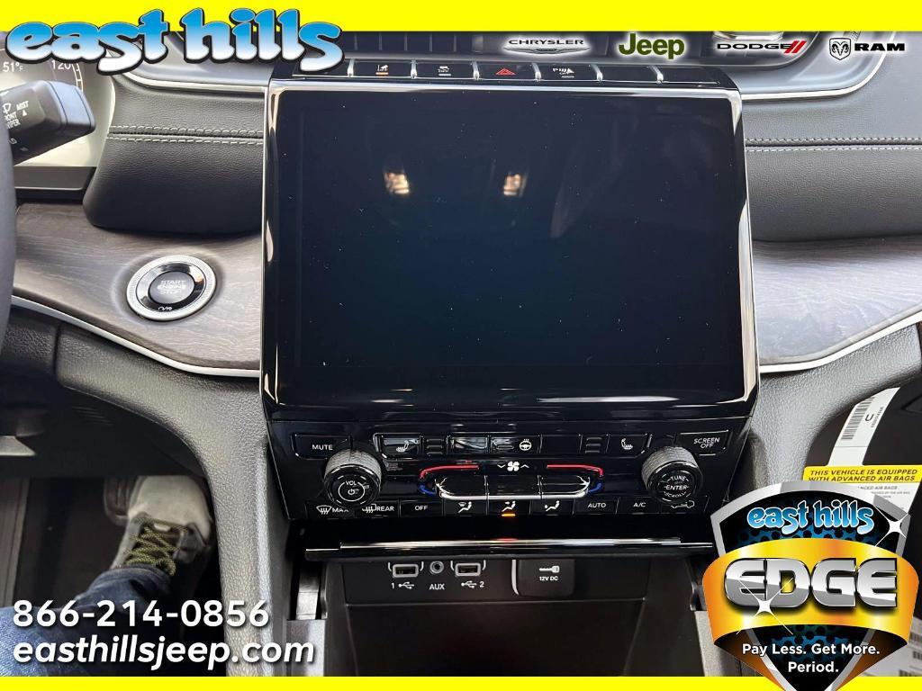 new 2025 Jeep Grand Cherokee car, priced at $46,900