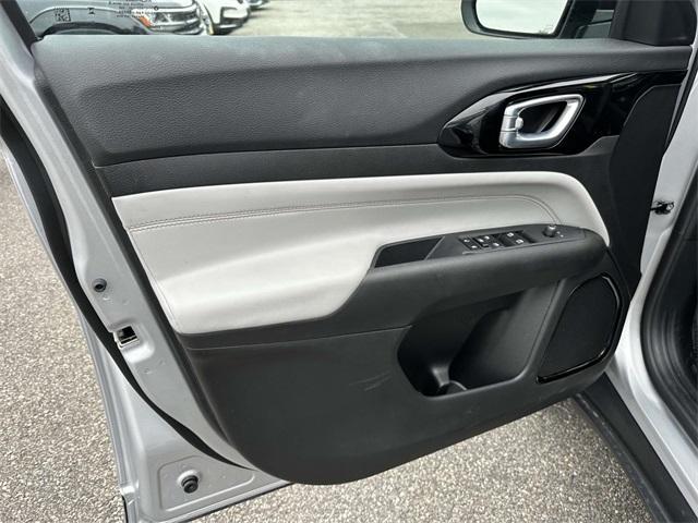 used 2025 Jeep Compass car