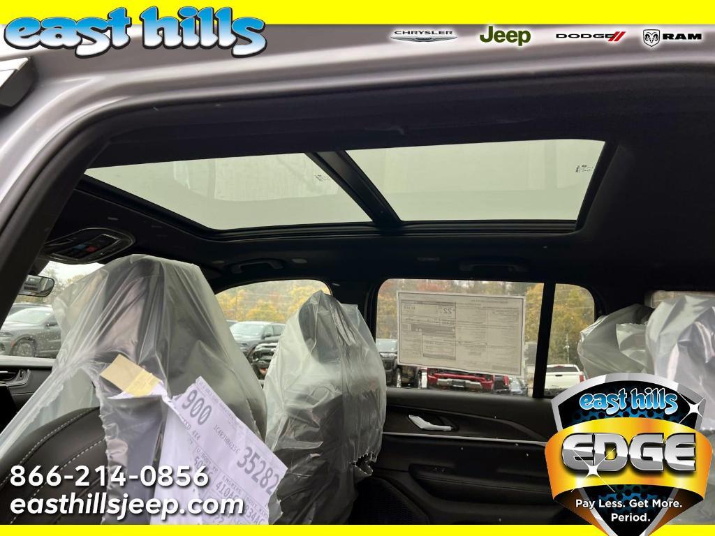 new 2025 Jeep Grand Cherokee car, priced at $50,435