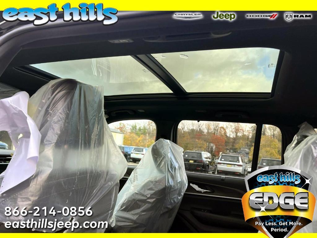 new 2025 Jeep Grand Cherokee car, priced at $52,935