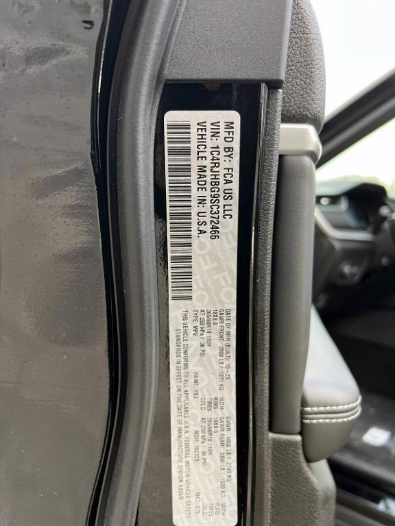 new 2025 Jeep Grand Cherokee car, priced at $52,935