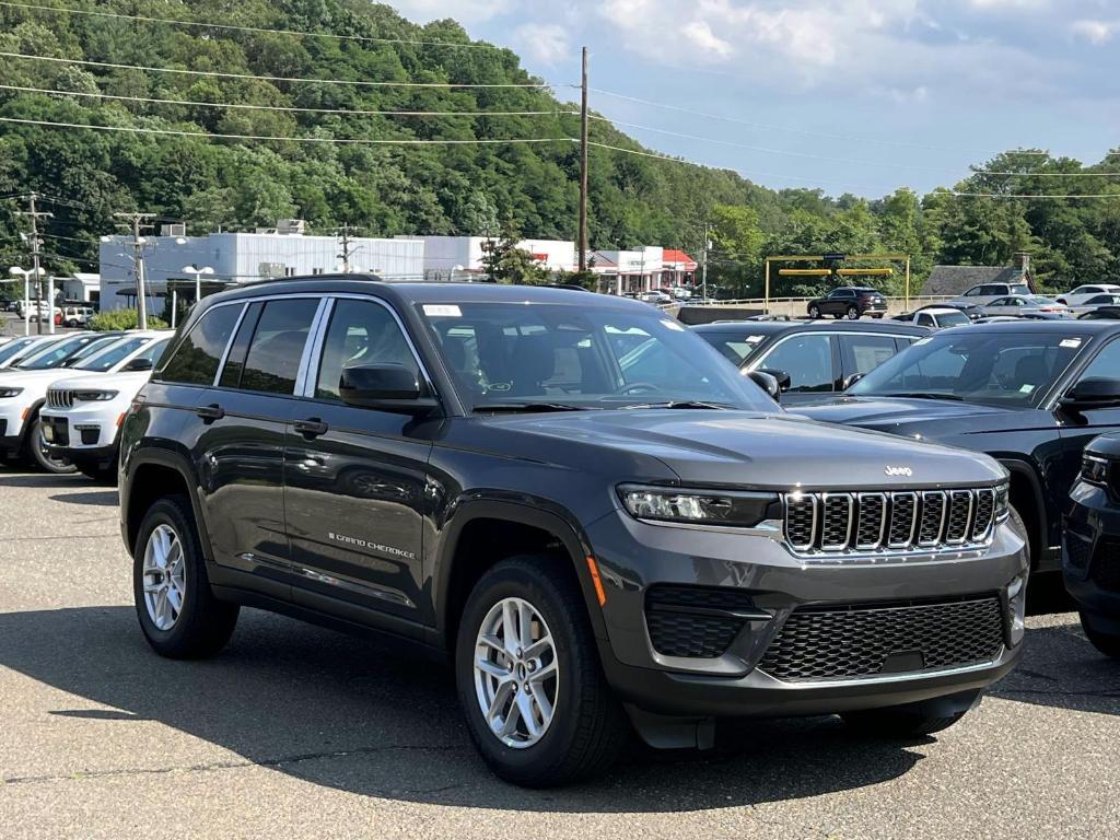 new 2025 Jeep Grand Cherokee car, priced at $42,375