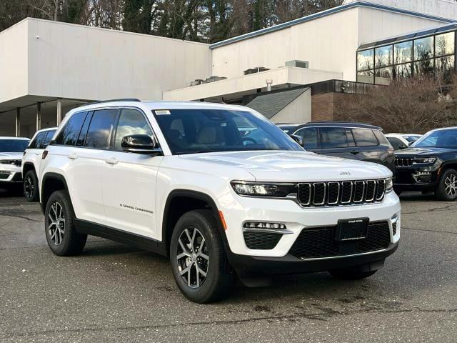 new 2025 Jeep Grand Cherokee car, priced at $46,700