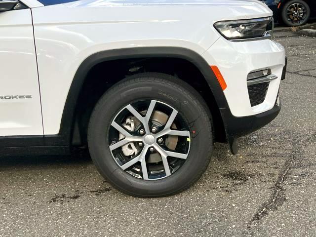 new 2025 Jeep Grand Cherokee car, priced at $46,700