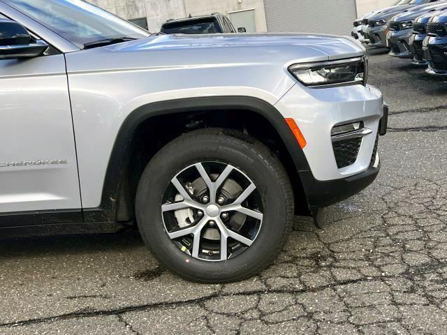 new 2025 Jeep Grand Cherokee car, priced at $49,810