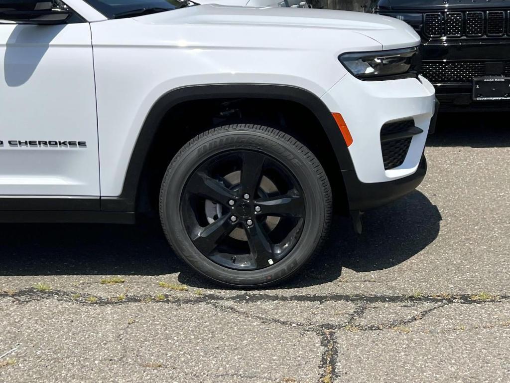 new 2025 Jeep Grand Cherokee car, priced at $47,780