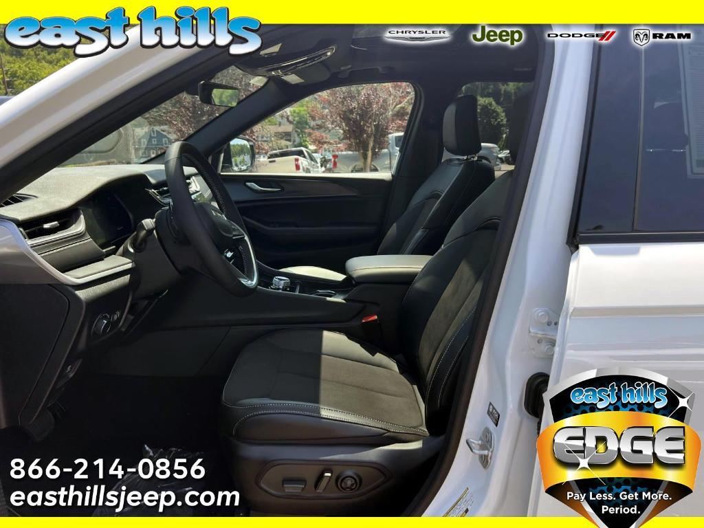 new 2025 Jeep Grand Cherokee car, priced at $47,780