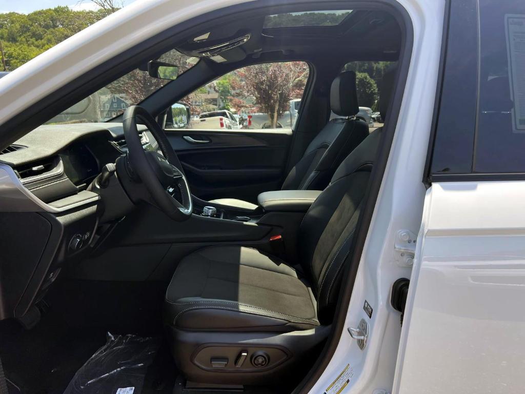 new 2025 Jeep Grand Cherokee car, priced at $47,780