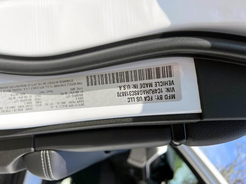 new 2025 Jeep Grand Cherokee car, priced at $47,780