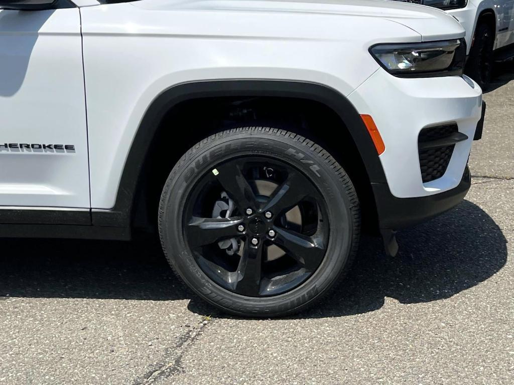 new 2025 Jeep Grand Cherokee car, priced at $47,780