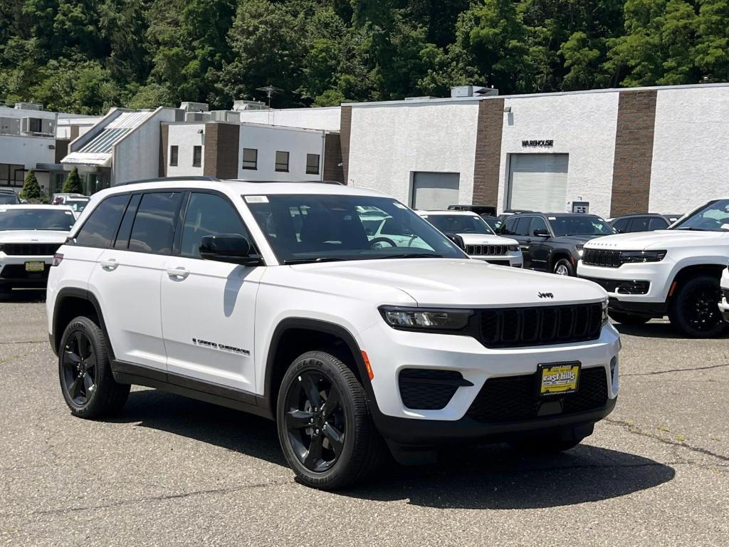 new 2025 Jeep Grand Cherokee car, priced at $47,780