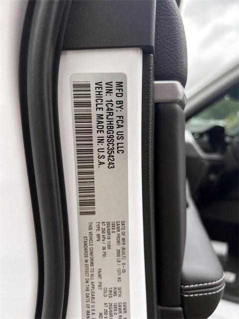 new 2025 Jeep Grand Cherokee car, priced at $49,840