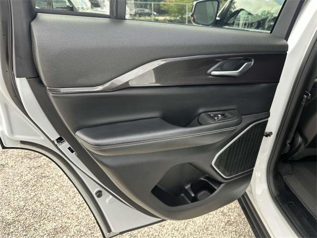 used 2022 Jeep Grand Cherokee car, priced at $33,660