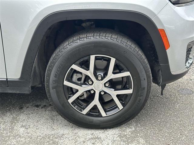 used 2024 Jeep Grand Cherokee L car