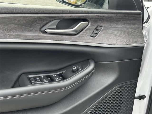 used 2023 Jeep Grand Cherokee car, priced at $30,995