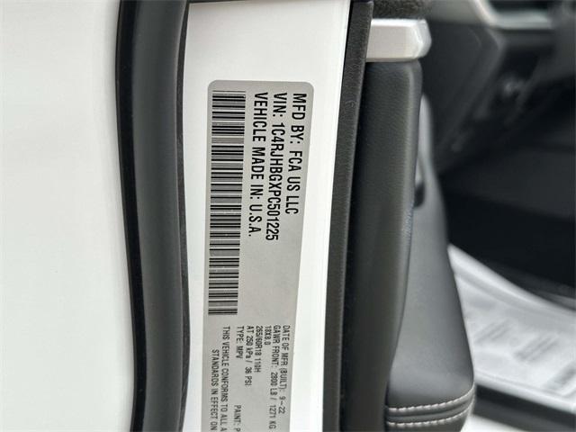 used 2023 Jeep Grand Cherokee car, priced at $30,995