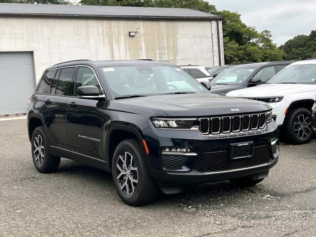 new 2025 Jeep Grand Cherokee car, priced at $49,810