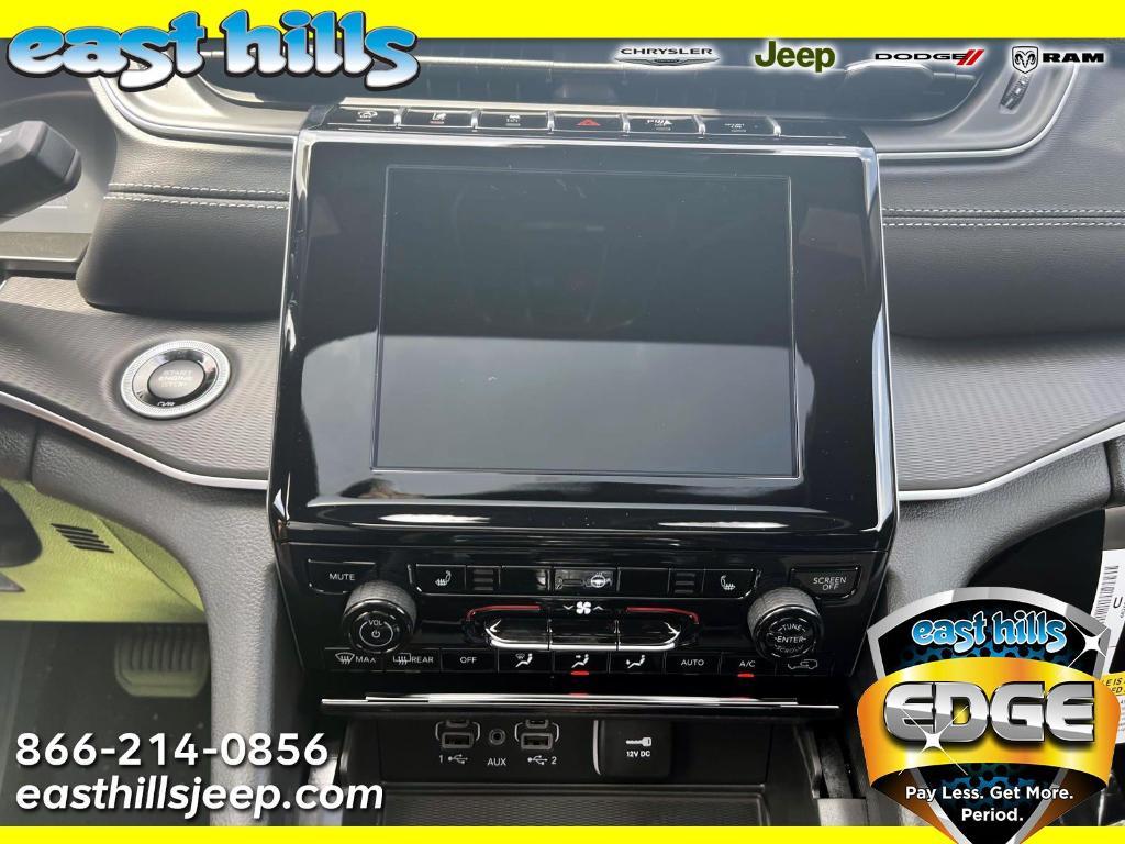 new 2025 Jeep Grand Cherokee car, priced at $43,575