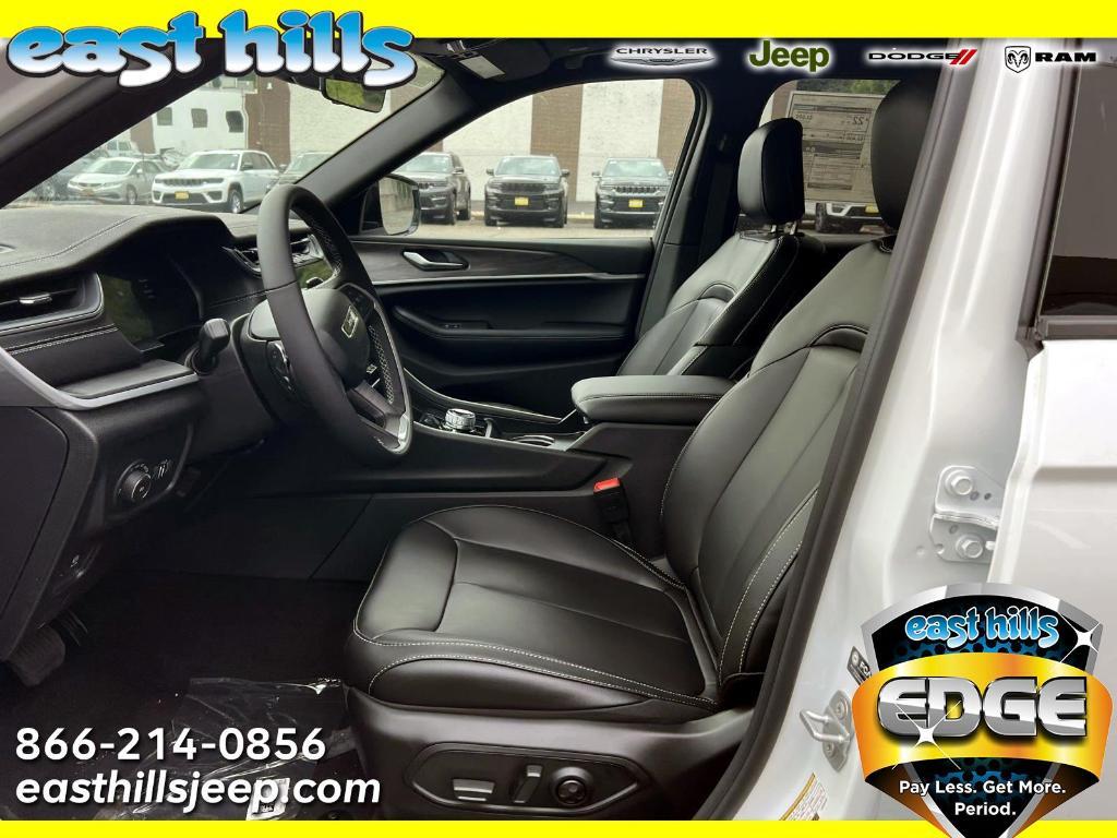 new 2025 Jeep Grand Cherokee car, priced at $49,840