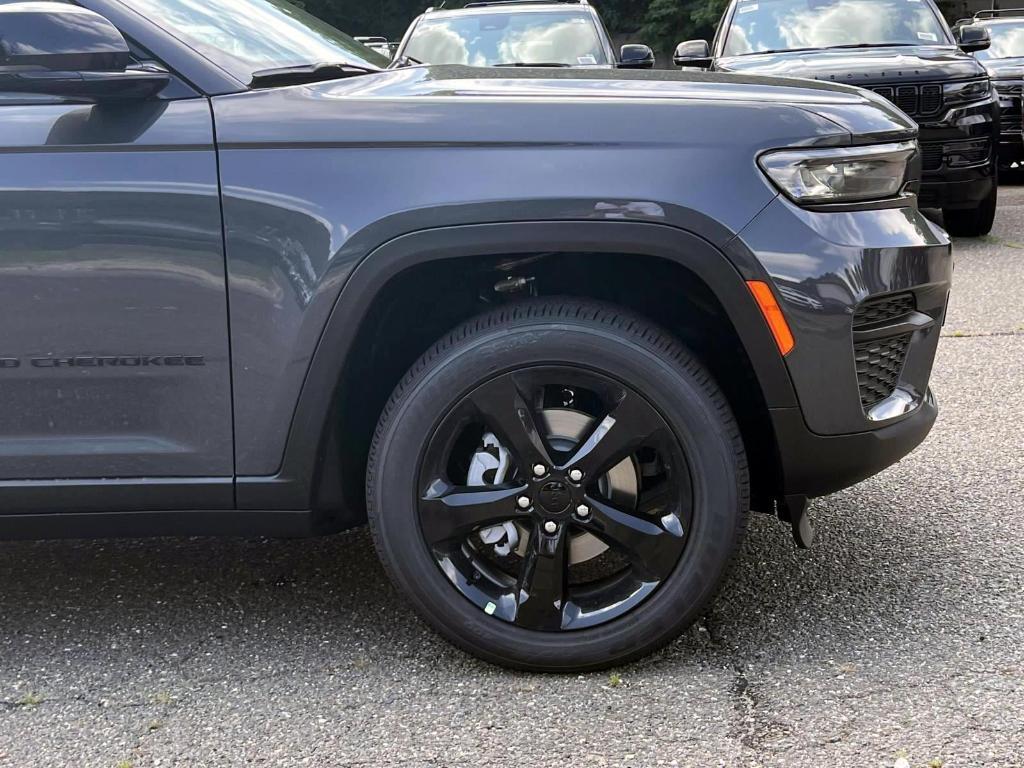 new 2025 Jeep Grand Cherokee car, priced at $48,375