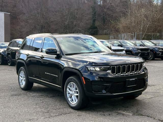 new 2025 Jeep Grand Cherokee car, priced at $42,175