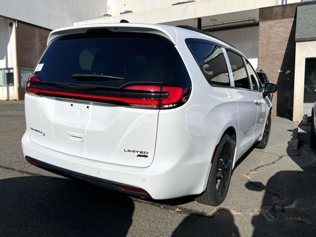 new 2025 Chrysler Pacifica car, priced at $55,540