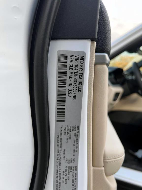 new 2025 Jeep Grand Cherokee car, priced at $49,840