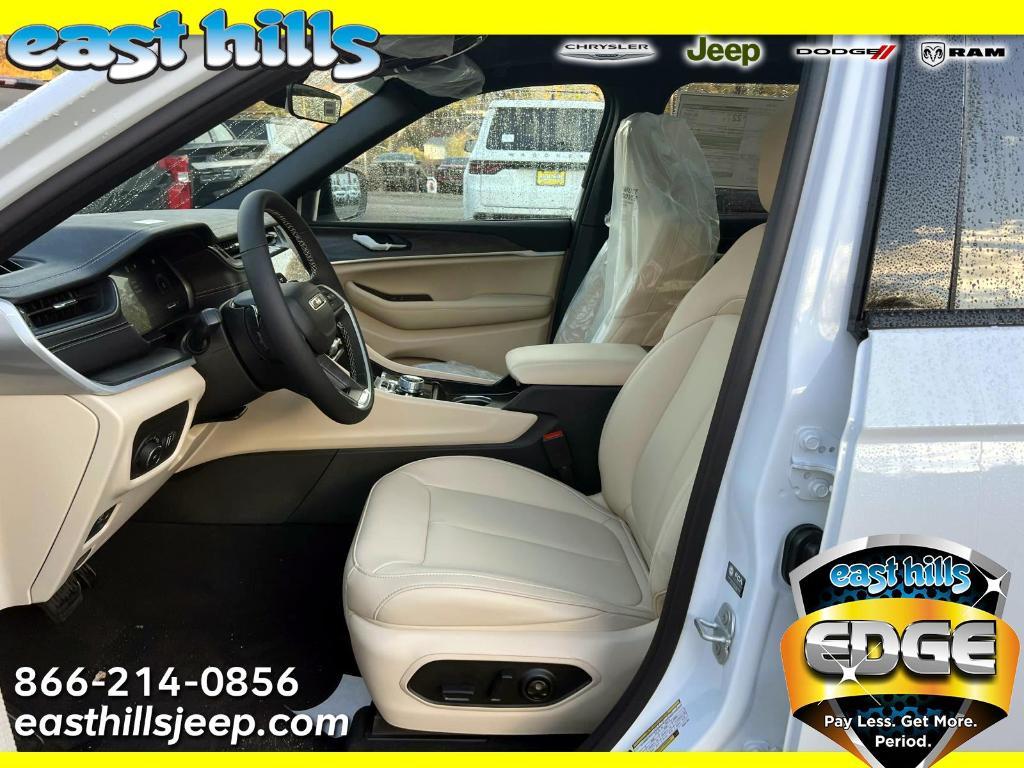 new 2025 Jeep Grand Cherokee car, priced at $49,840