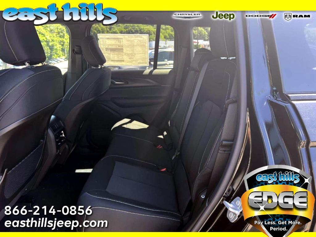 new 2025 Jeep Grand Cherokee car, priced at $44,595