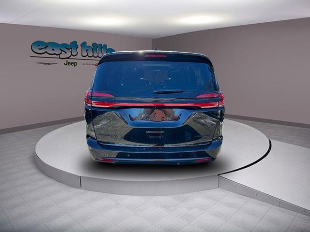 used 2021 Chrysler Pacifica car, priced at $23,421