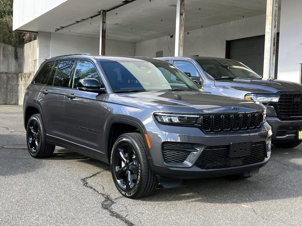 new 2025 Jeep Grand Cherokee car, priced at $48,375