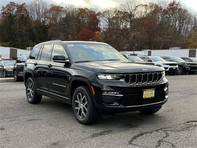 new 2025 Jeep Grand Cherokee car, priced at $50,010