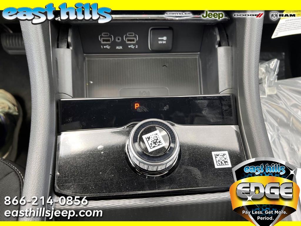 new 2025 Jeep Grand Cherokee car, priced at $44,170