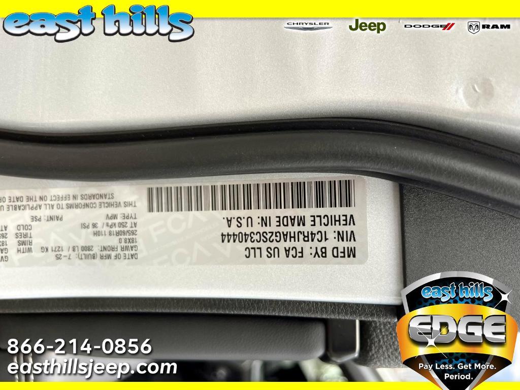 new 2025 Jeep Grand Cherokee car, priced at $44,170