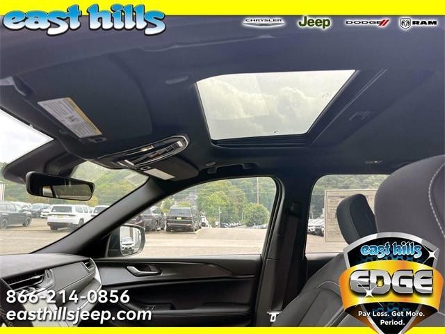 new 2025 Jeep Grand Cherokee car, priced at $42,800