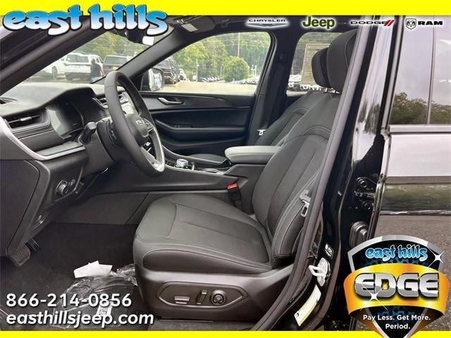 new 2025 Jeep Grand Cherokee car, priced at $42,800