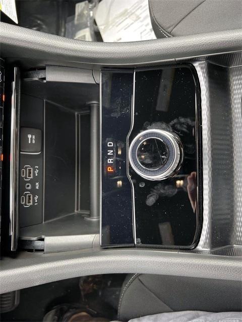 new 2025 Jeep Grand Cherokee car, priced at $42,800