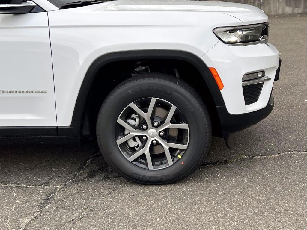 new 2025 Jeep Grand Cherokee car, priced at $49,415