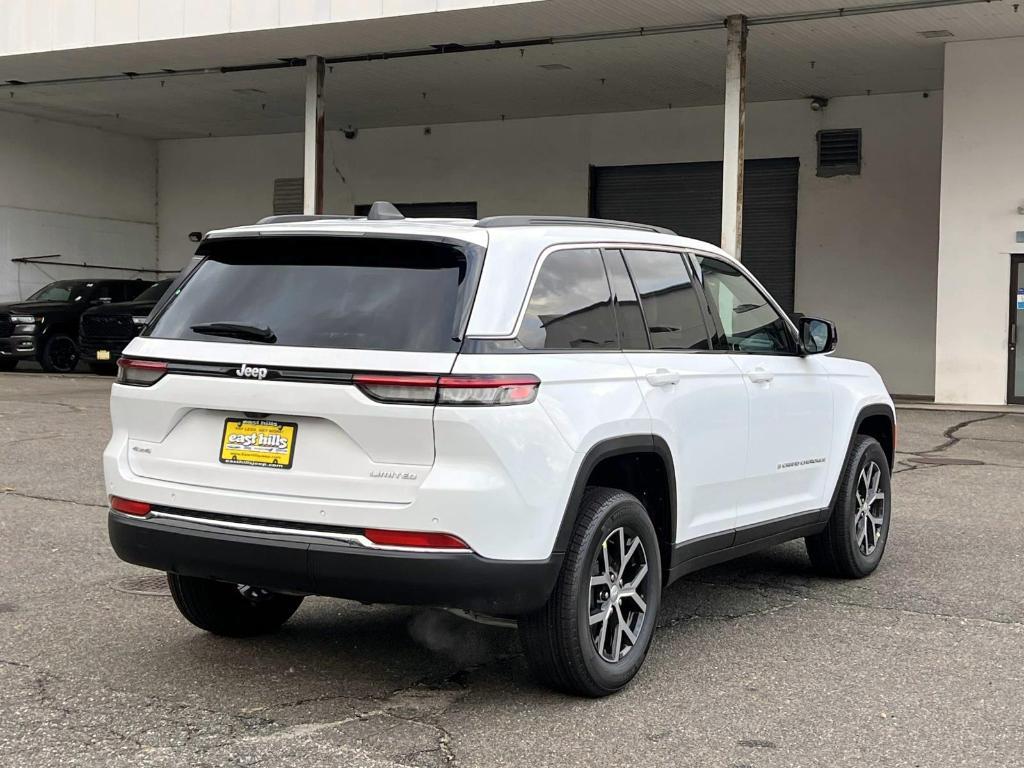 new 2025 Jeep Grand Cherokee car, priced at $49,415