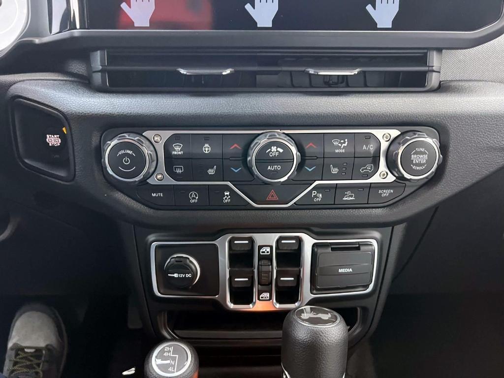 new 2026 Jeep Wrangler car, priced at $52,115